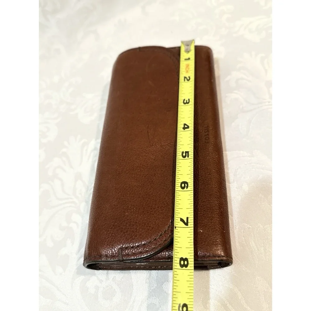Fossil Women's Leather Cleo Clutch Wallet brown Color Used Some Spots